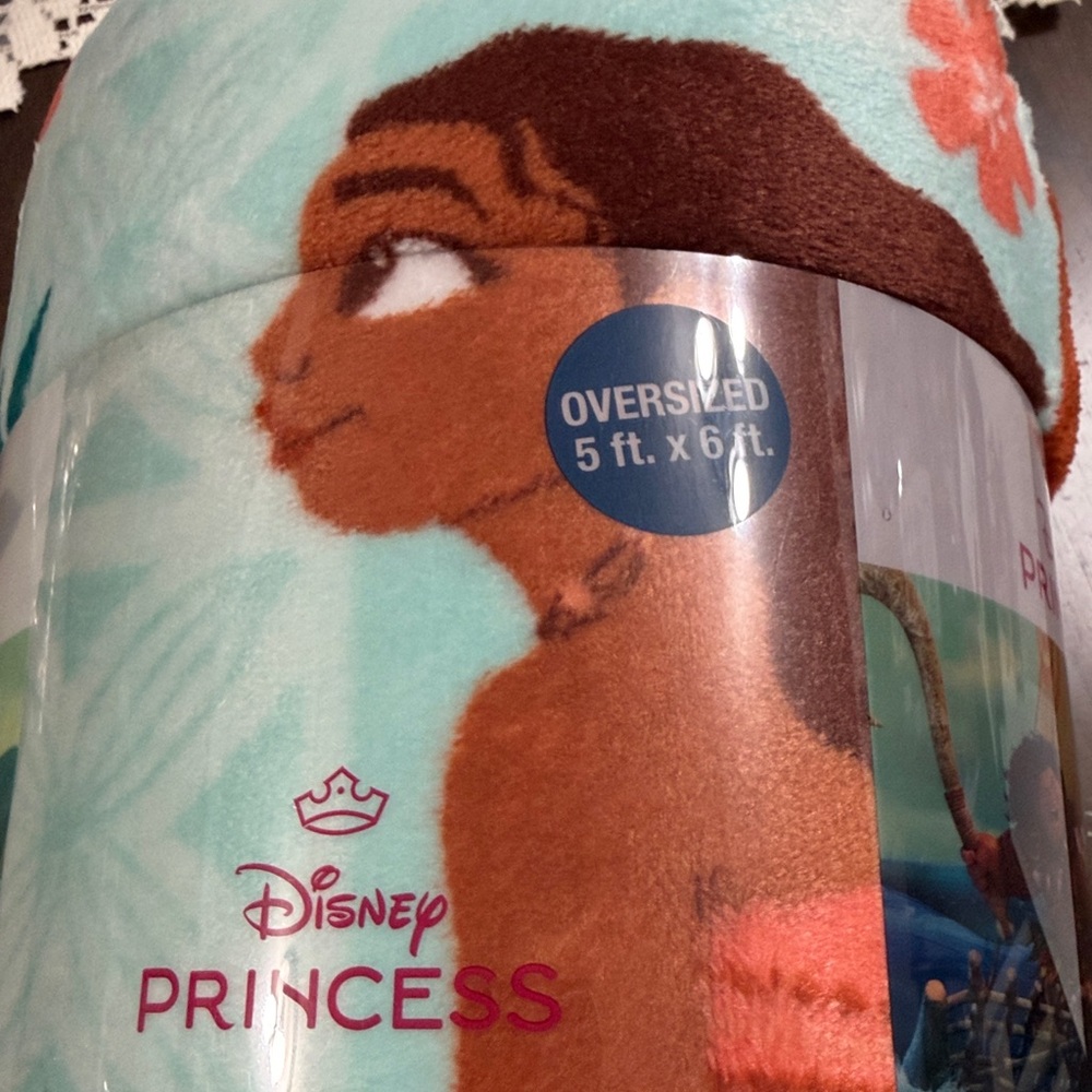 Disney Princess Moana Throw Blanket - Picture 3 of 6